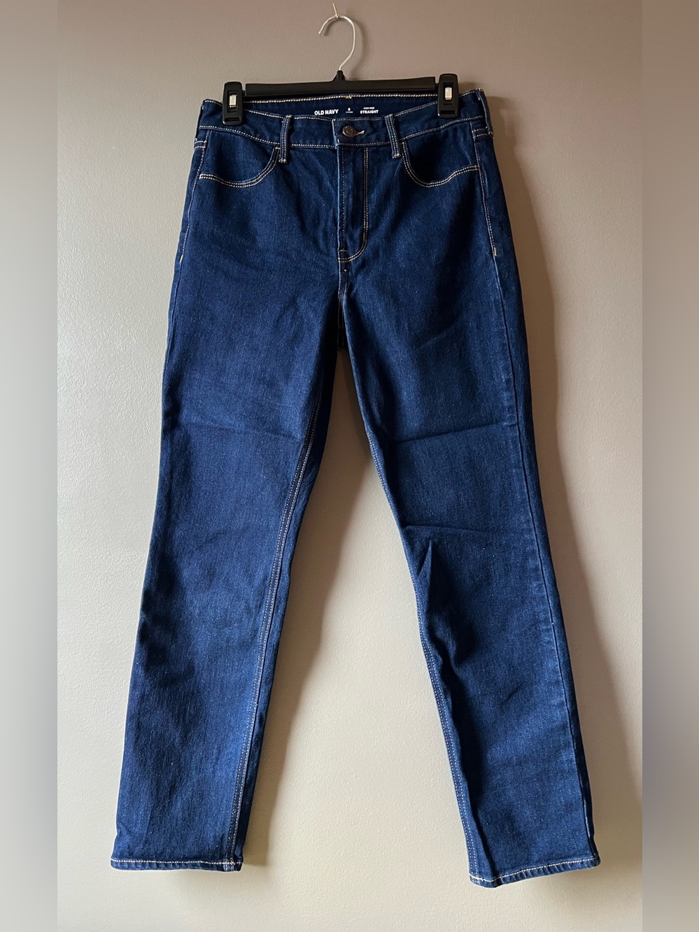 Old Navy High-Rise Straight Jeans in Deep Indigo - Size 8, Short